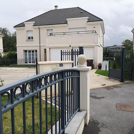 Bienvenus Chez Eric A Montevrain Lägenhet Exteriör bild